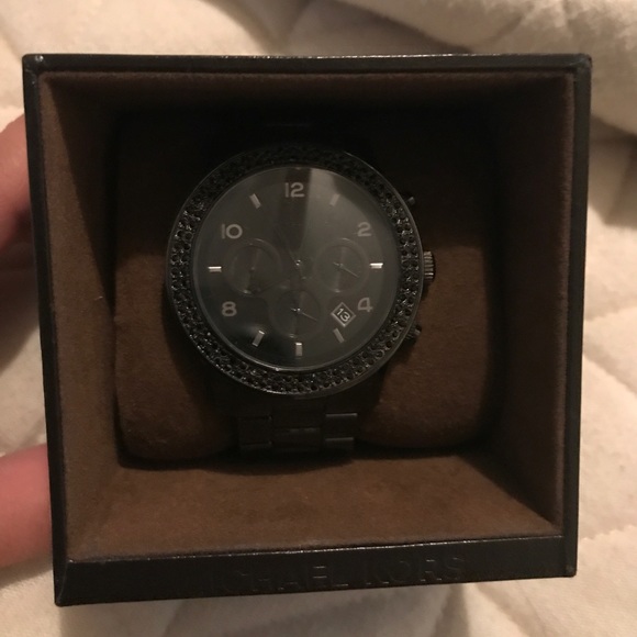 Woman\'s Michael Kors ceramic watch