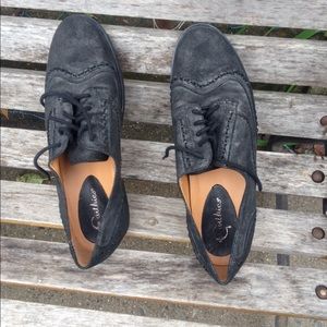 Women's 9.5 Earthies Oxfords