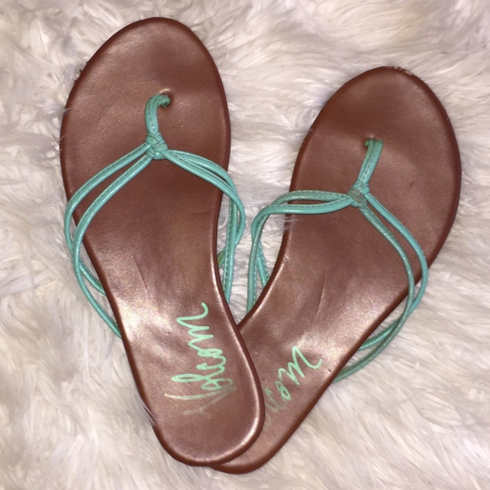Volcom teal flip flops size 7 women's