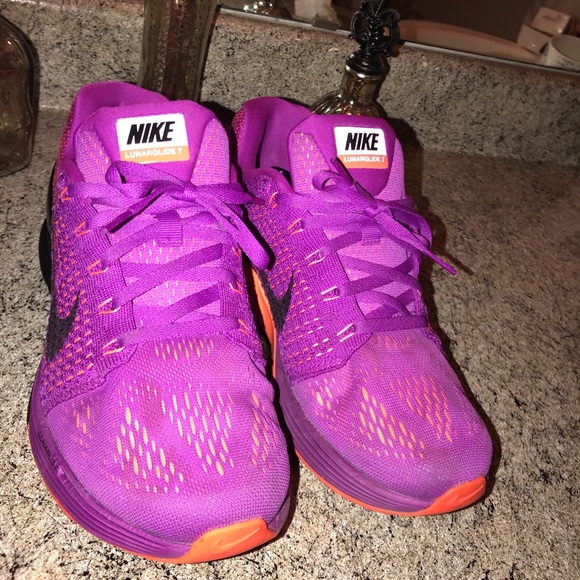 Nike’s - Picture 3 of 3