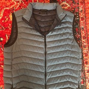 Men’s Theory vest