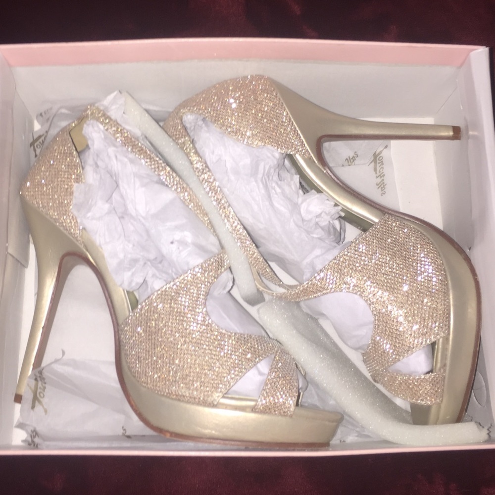 Dressy sandals - Picture 3 of 6