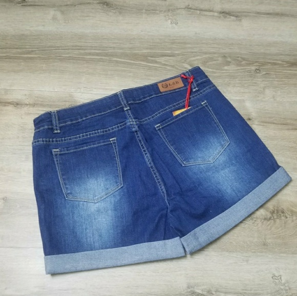 Distressed cheetah detail jean shorts - Picture 2 of 2