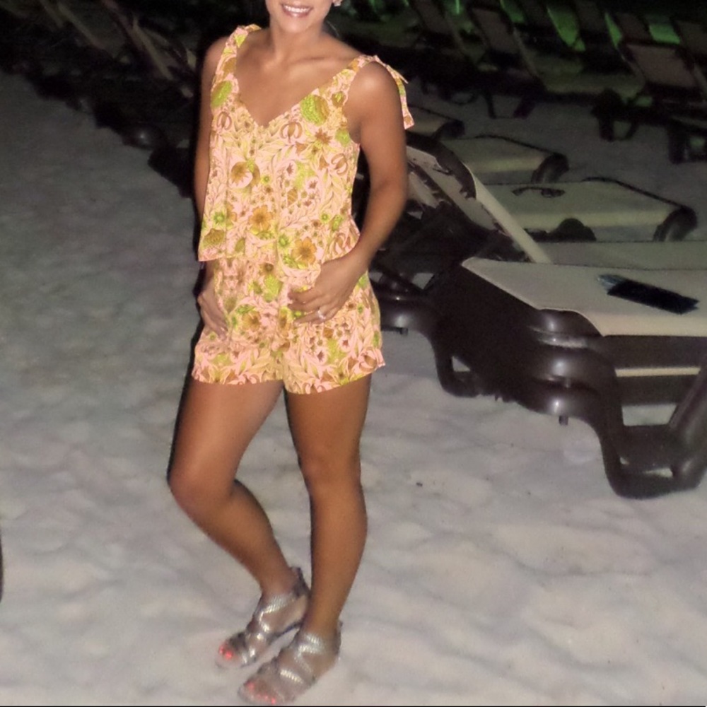 H&M Vacation Romper - Picture 3 of 3