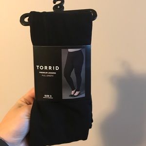 Torrid full length NWT black leggings