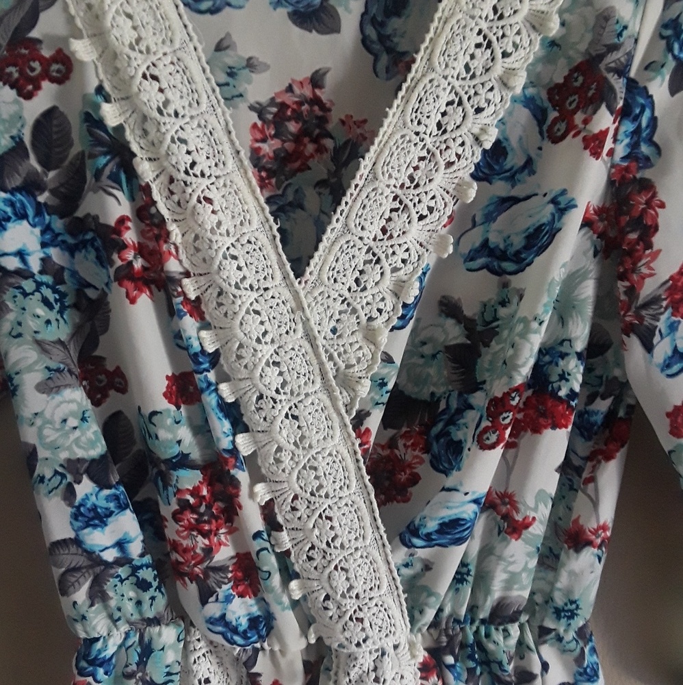 Floral Romper - Picture 2 of 2
