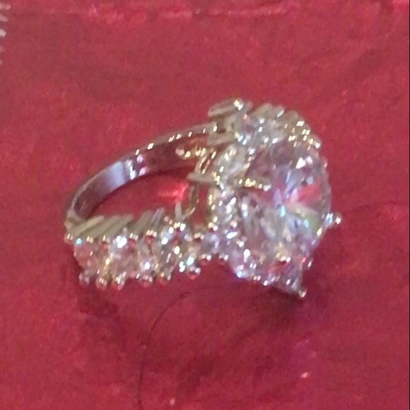 4.9CT. White Sapphire Ring - Picture 3 of 3