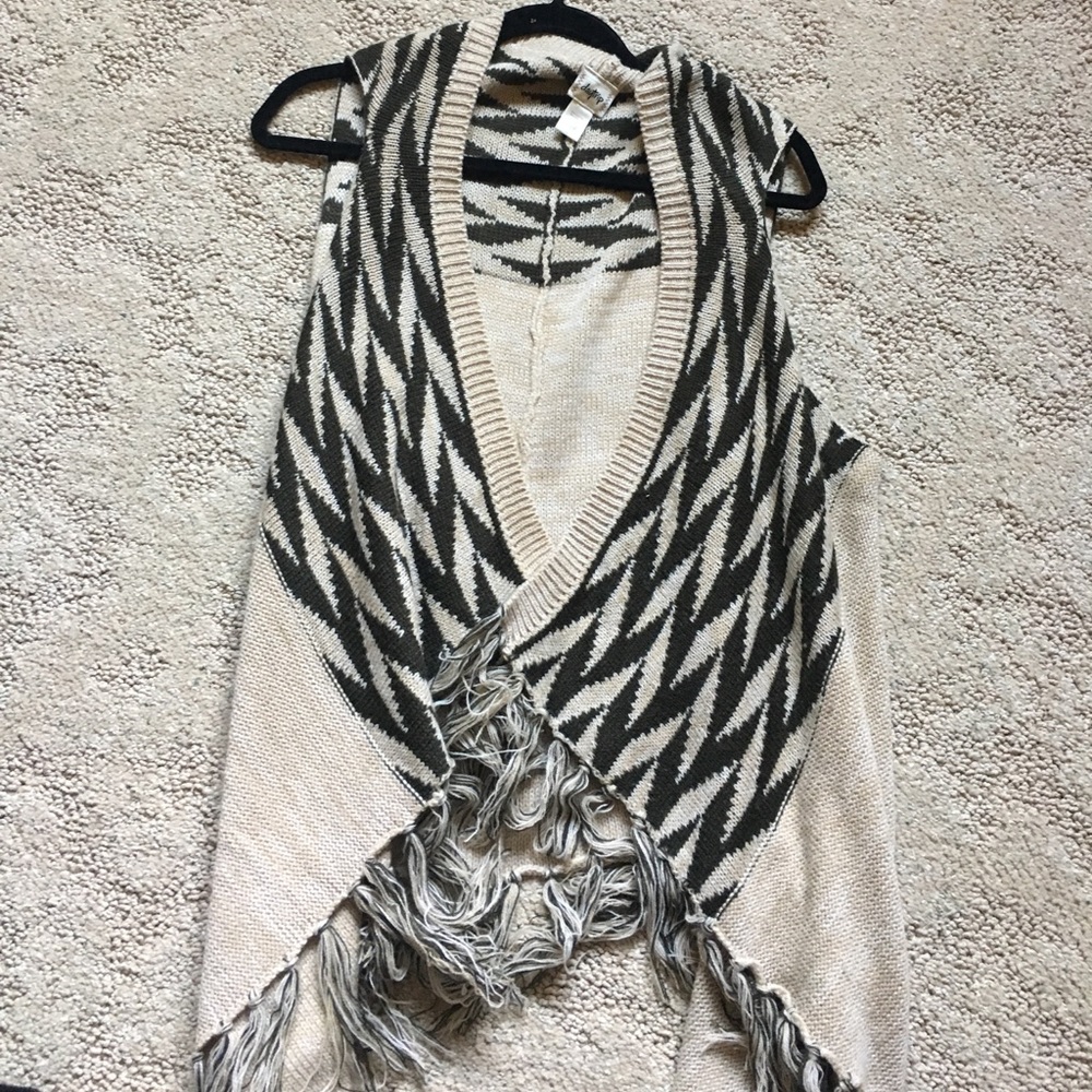 Day trip sweater vest