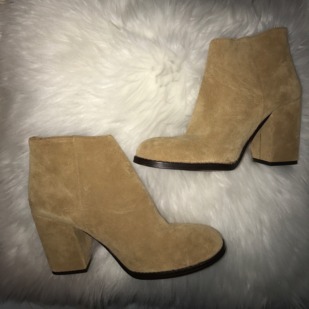 Women's booties 💕
