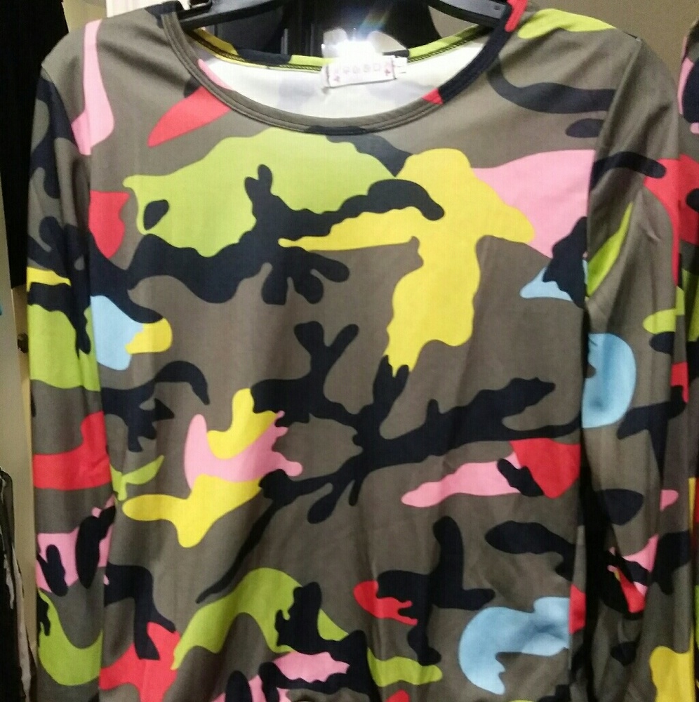 Multi Colored Pants set size Lrg