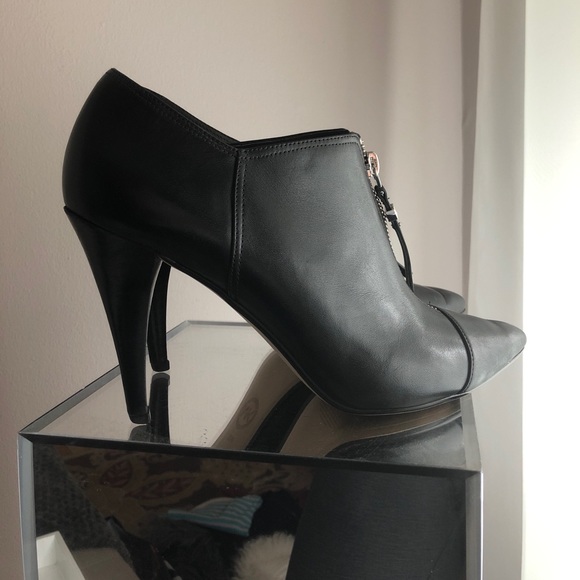 MK booties - Picture 2 of 6