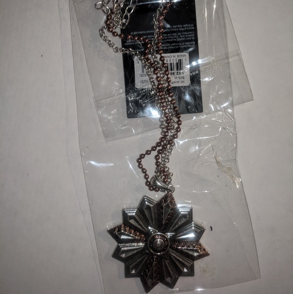 Necklace - Picture 4 of 5