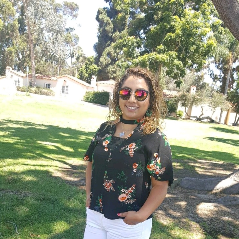 Meet your Posher, Sarahi