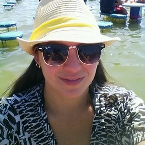 Meet your Posher, Amy