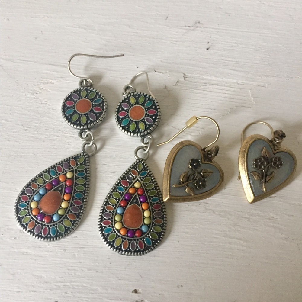 2 pair of earrings