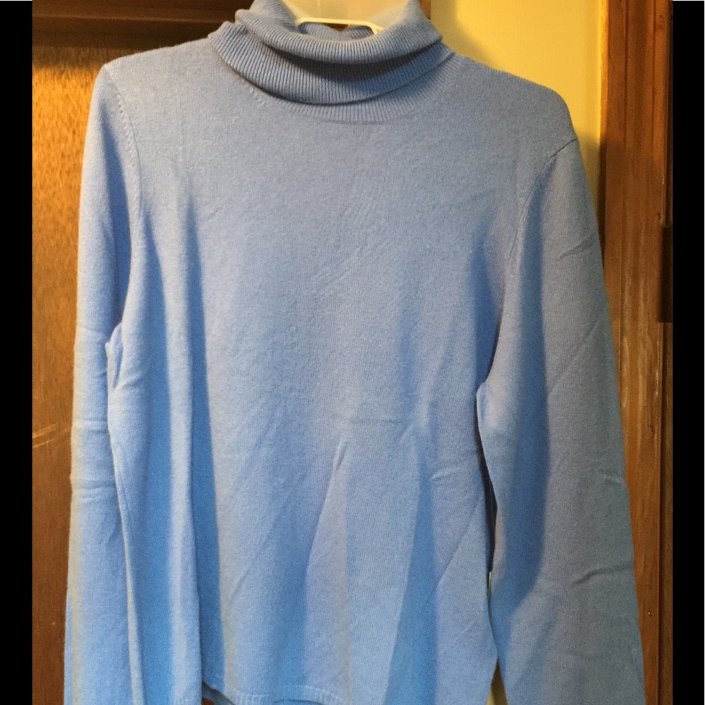Sutton studio turtleneck