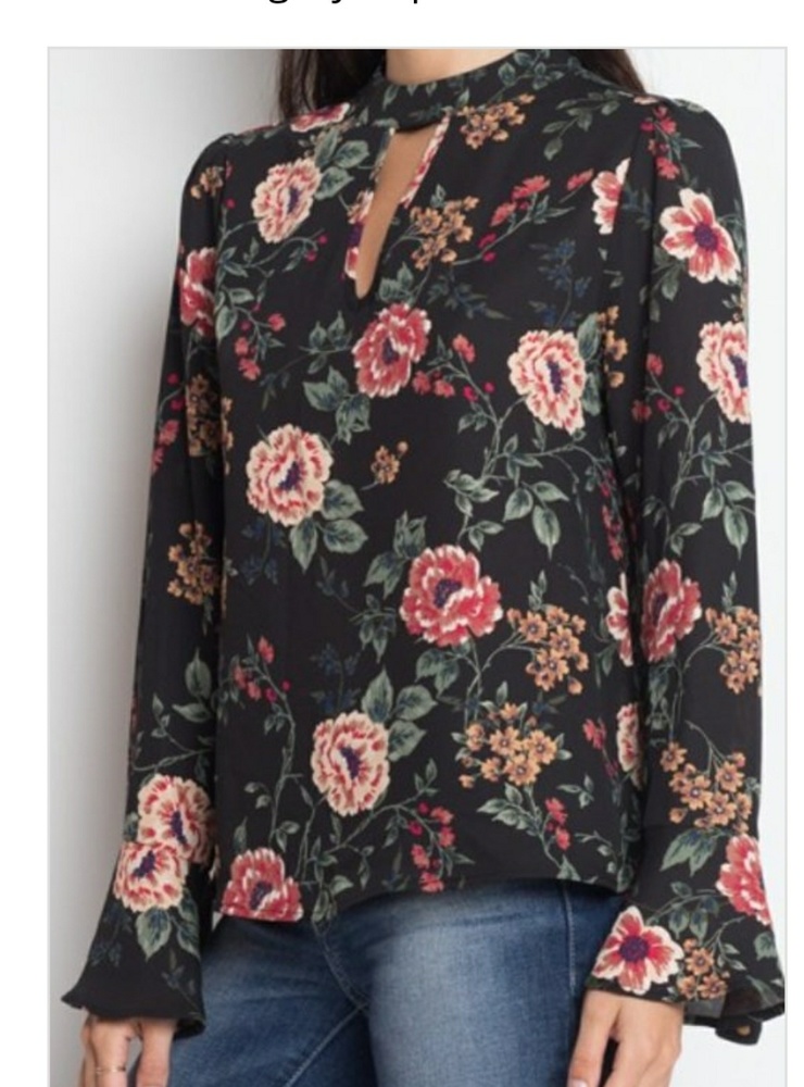😍FLORAL BELL SLEEVES - Picture 3 of 8
