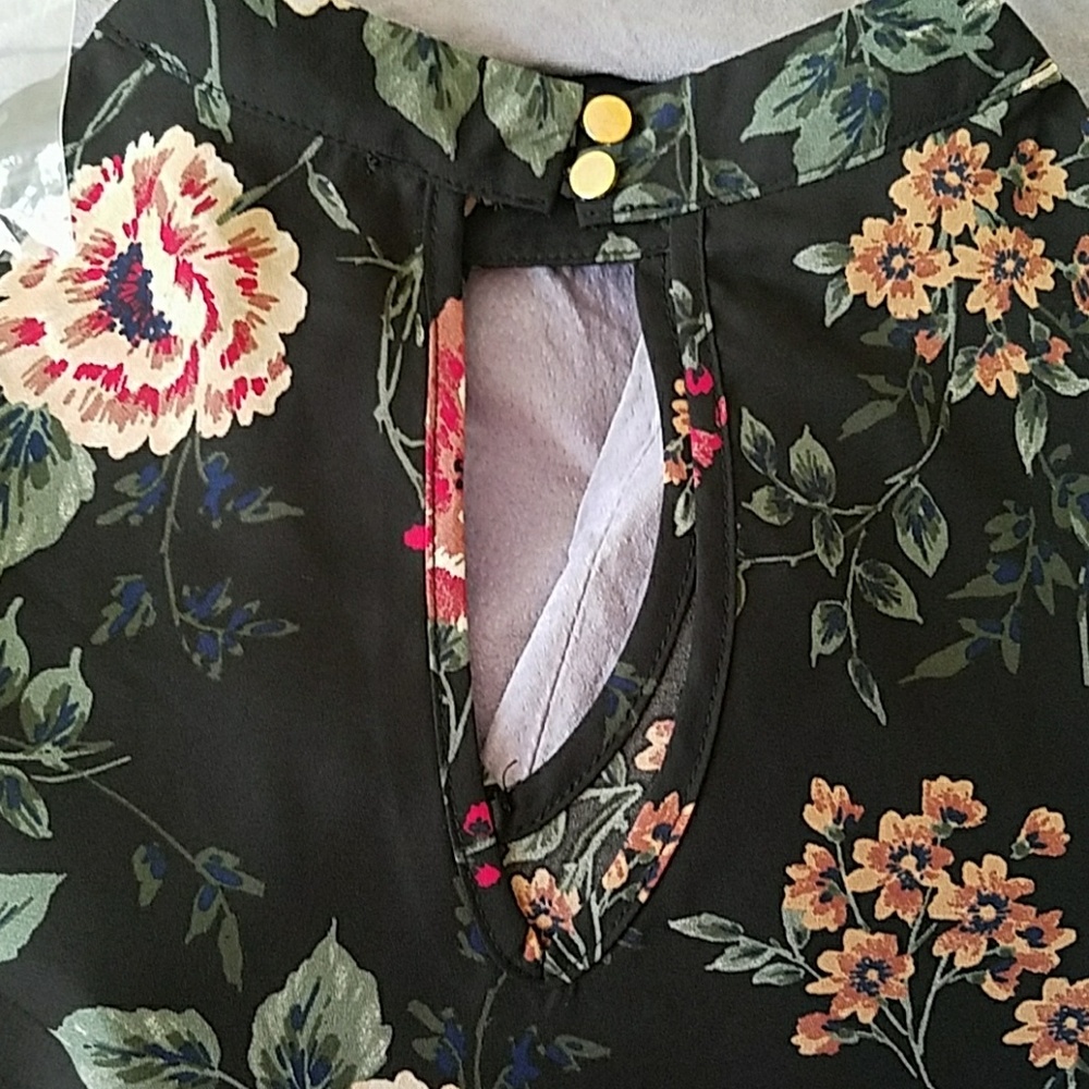 😍FLORAL BELL SLEEVES - Picture 8 of 8