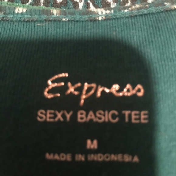 Express sexy basic tee Medium - Picture 3 of 3