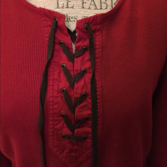 Ladies red ribbed knit top - Picture 2 of 3