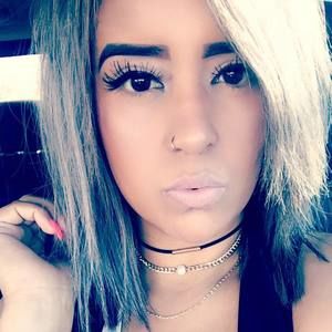 Meet your Posher, Lyna