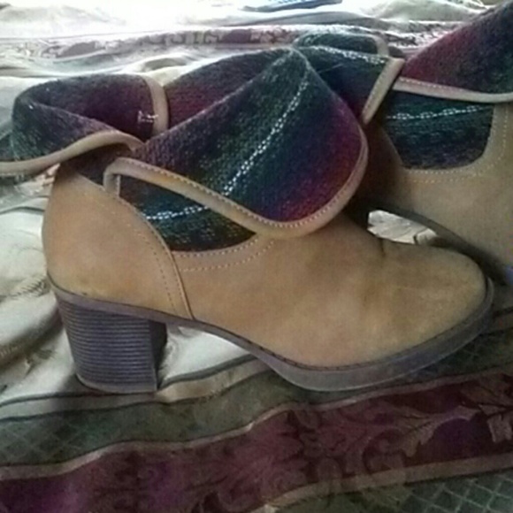 Boots - Picture 2 of 3