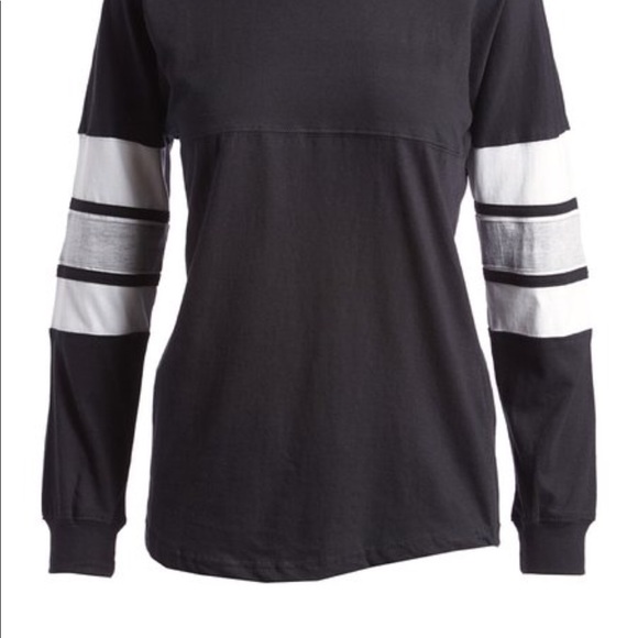 🌻 NEW............ PULLOVER TOP - Picture 2 of 2