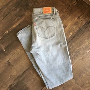 Light gray Levi’s 711 skinny jeans size 30W 32L