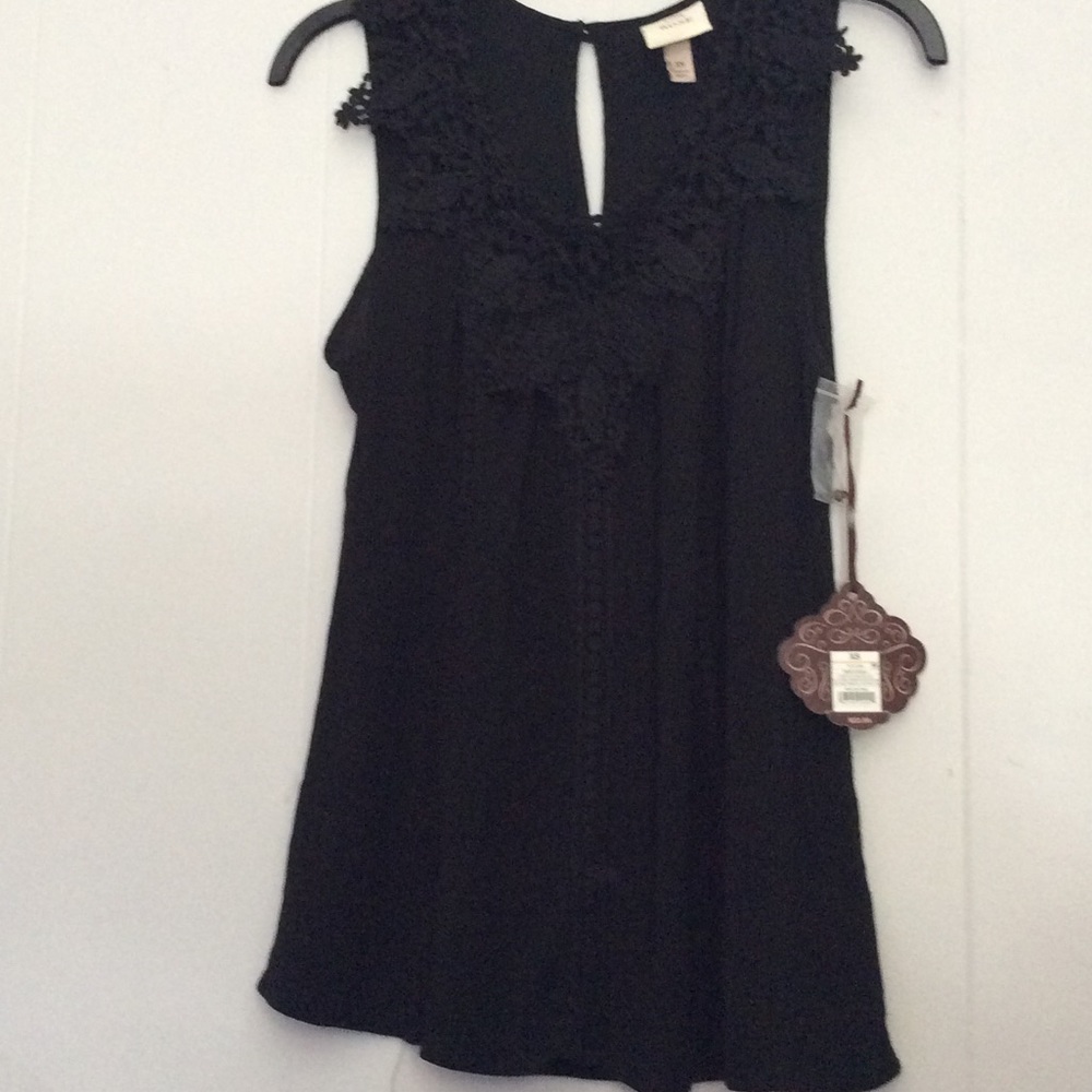 Knox Rose Black Blouse no sleeves