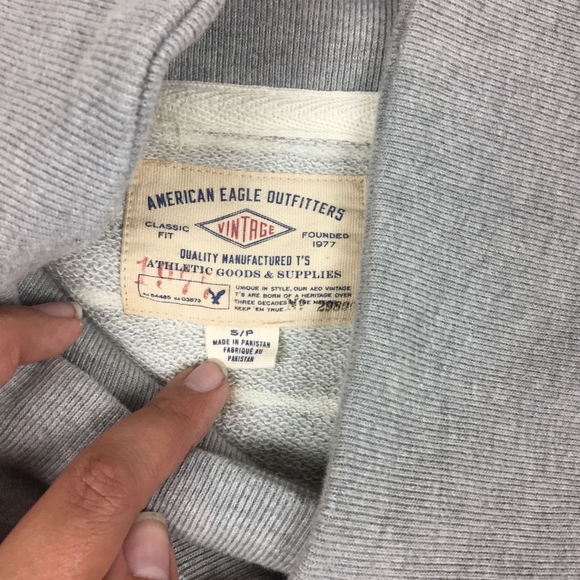 SALE! AEO Striped Collared Sweater Size Small - Picture 4 of 5