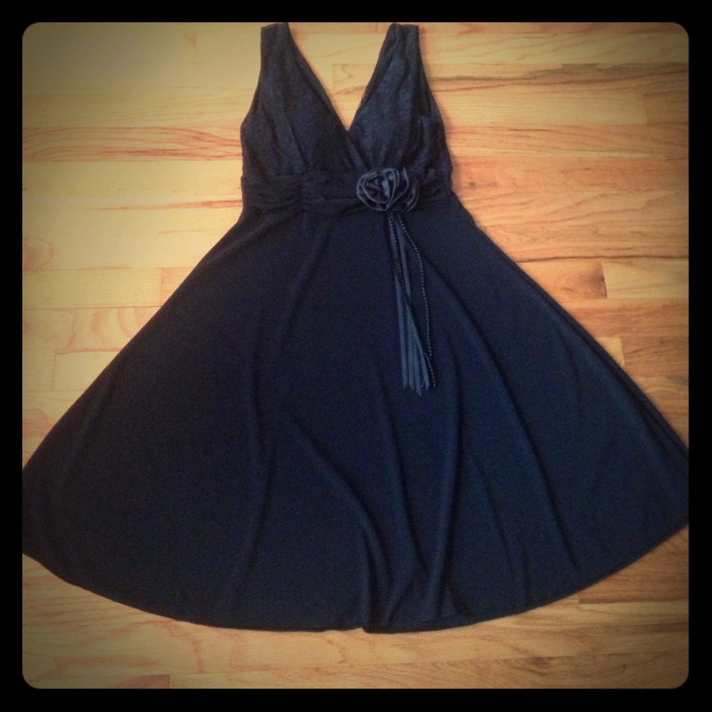 Black sleeveless Maternity dress size S