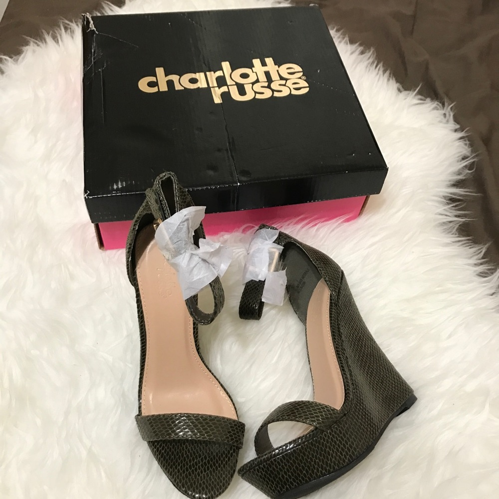 Snake wedge heels