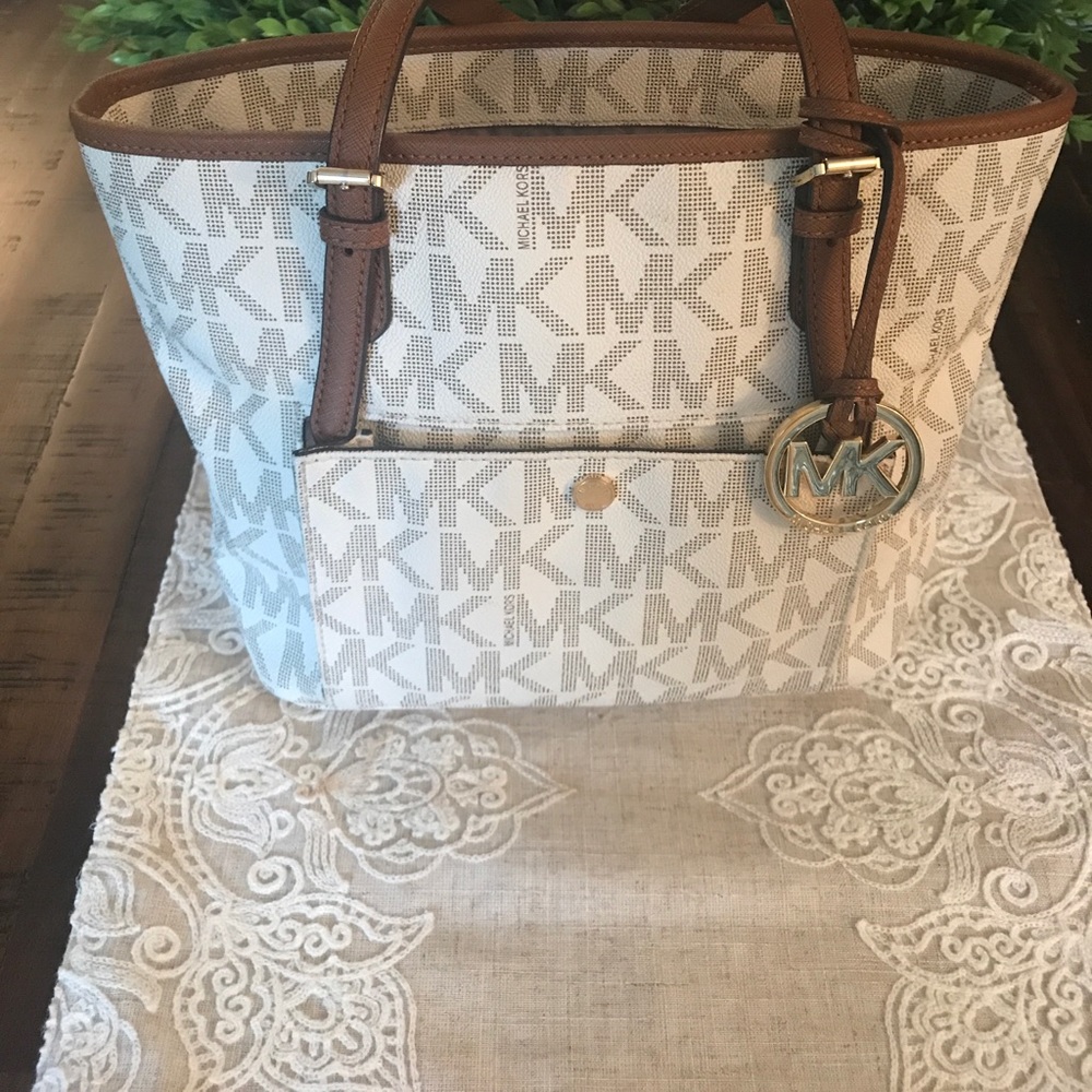 MK tote