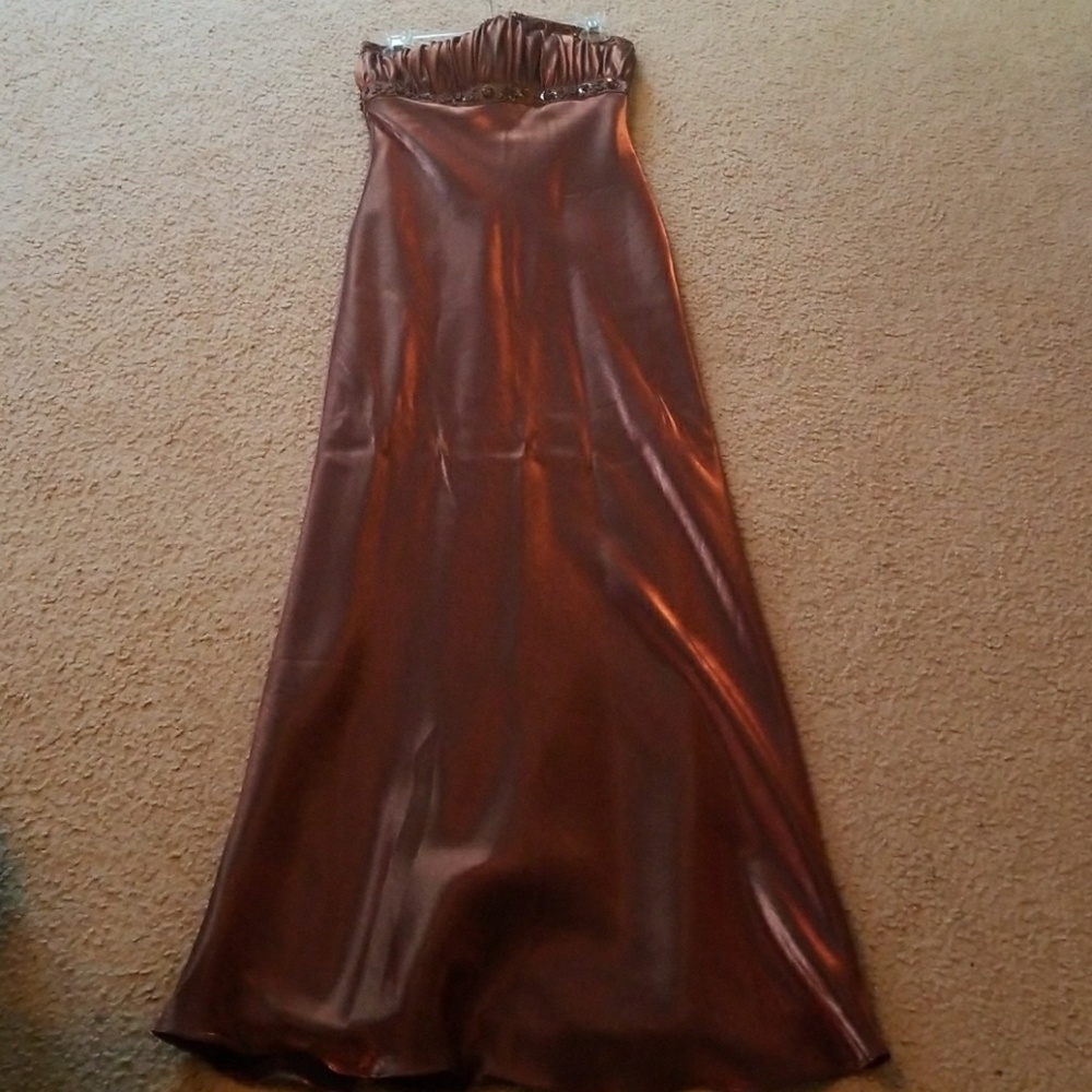 De Laru strapless formal dress