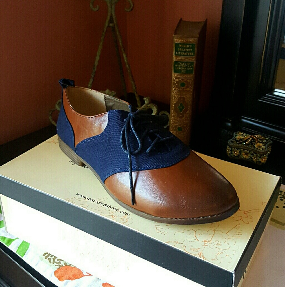 Modcloth Reading Room Oxford Adorable Flat NIB