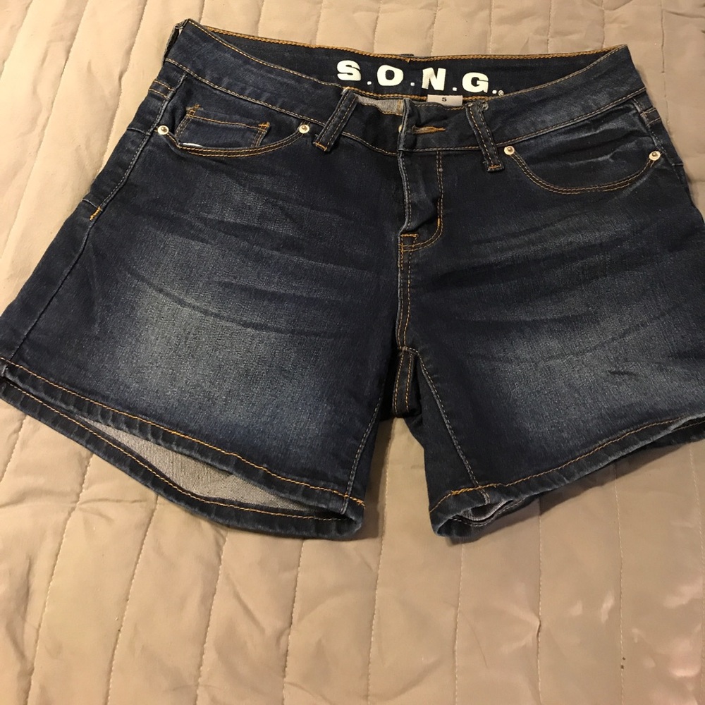 S.o.n.g Jean shorts size 5