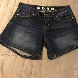 S.o.n.g Jean shorts size 5