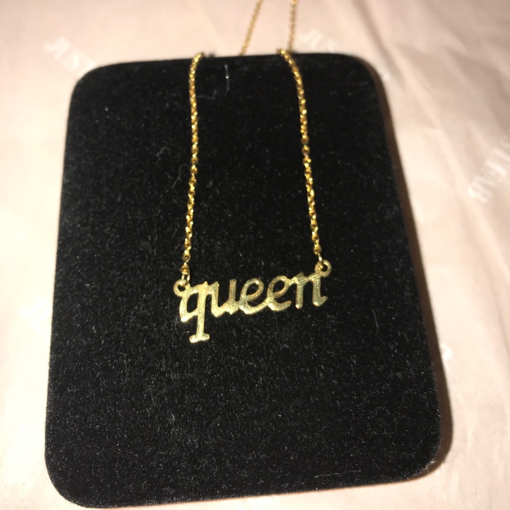 Queen necklace