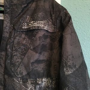 686 Youth boys large snowboarding jacket.