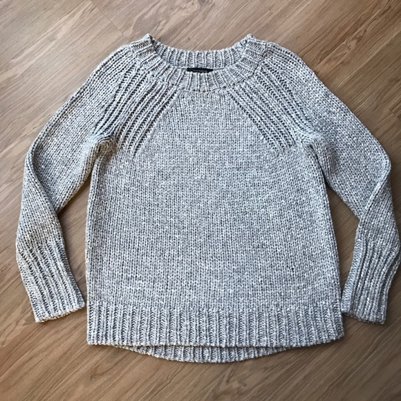 SOLD Ann Taylor Soft Gray Chunky Knit Sweater SZ M - Picture 6 of 8