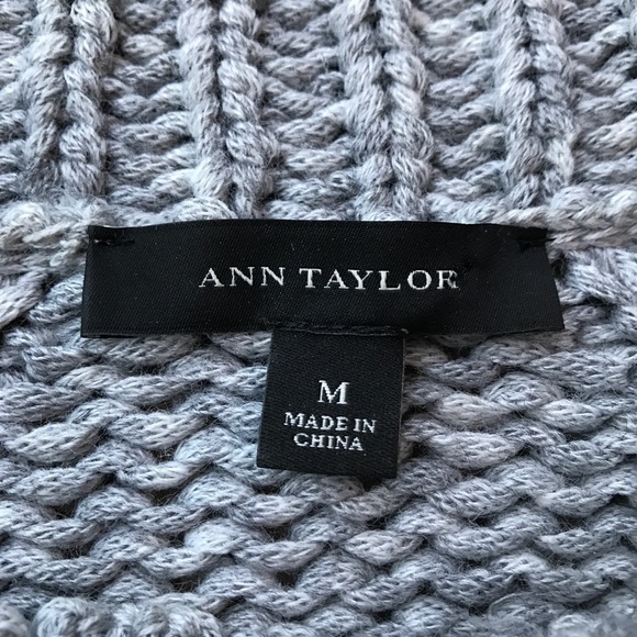 SOLD Ann Taylor Soft Gray Chunky Knit Sweater SZ M - Picture 4 of 8