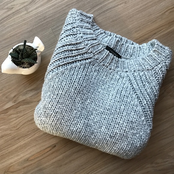 SOLD Ann Taylor Soft Gray Chunky Knit Sweater SZ M - Picture 8 of 8