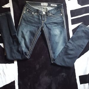 Buckle Daytrip Aries Skinny Jeans