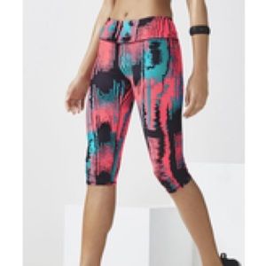 Fabletics Salar Crop