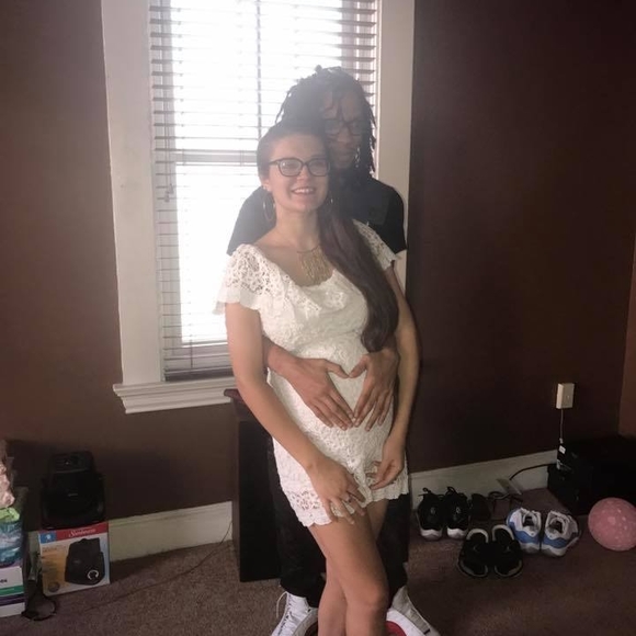 Meet your Posher, Carlee - Picture 1 of 1