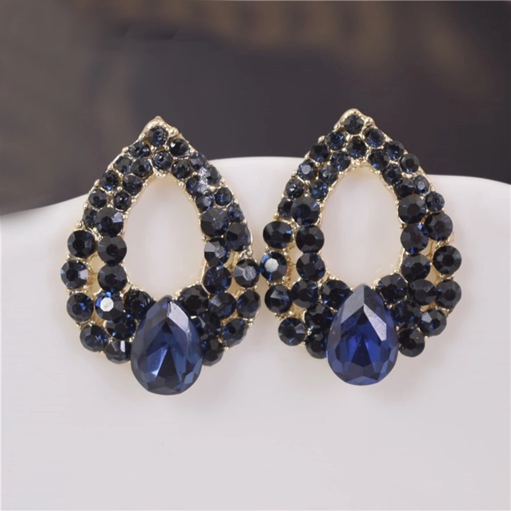 Blue rhinestone fashion earrings