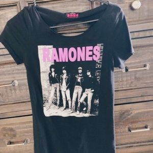 Ramone’s shirt