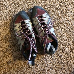 Rock climbing shoes 5.10 Brand 8.5 size