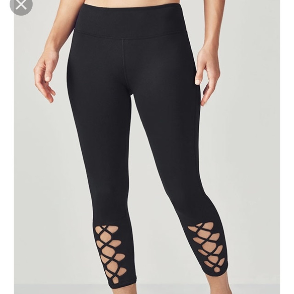 Fabletics Ginny Capris ✨Flash Sale✨