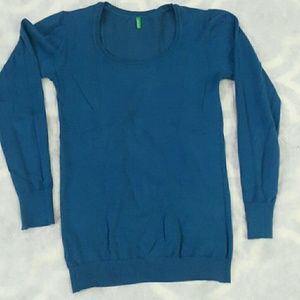 Sweater top teal color